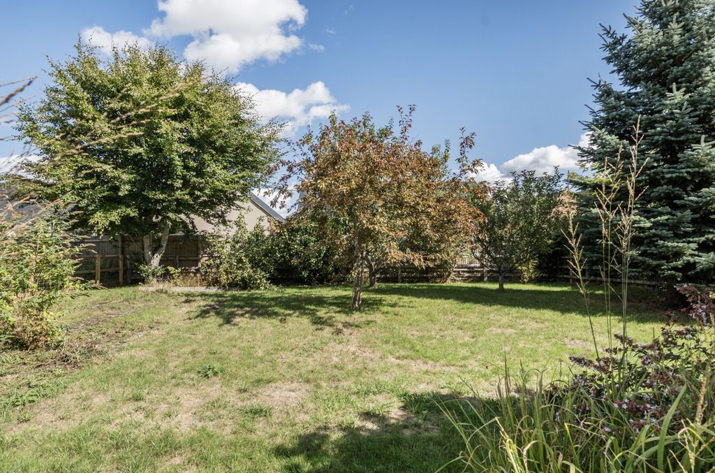 Property photo 3 of 14 Garden