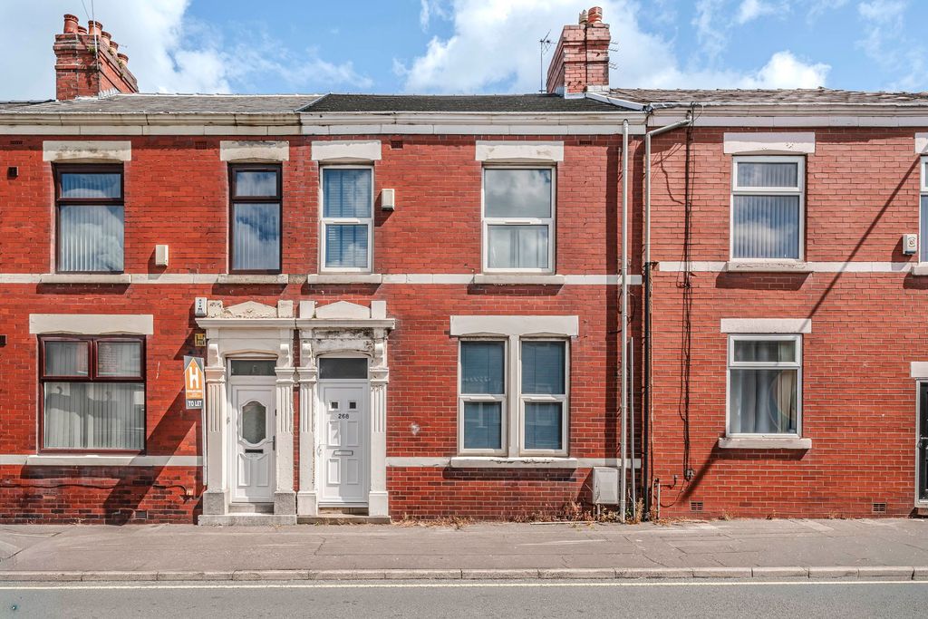 Property photo 1 of 18
