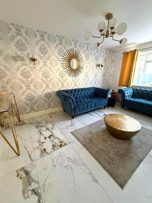 Property photo 2 of 11 31Cac5ce-Bb1A-486c-8E34-820096302B9d.Jpg