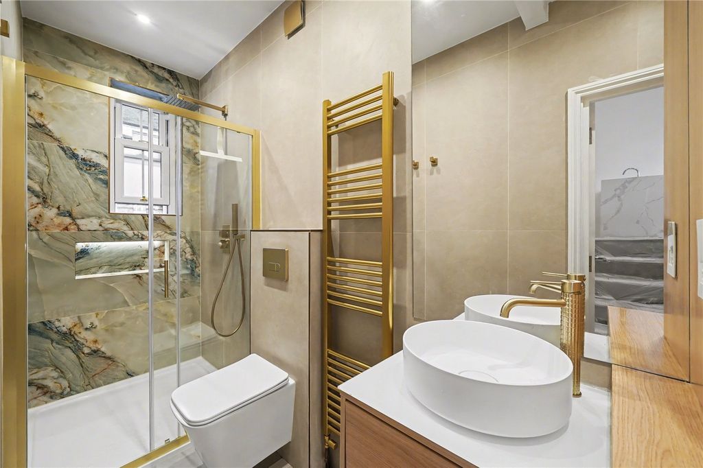 Property photo 2 of 13 Picture-No-17-72