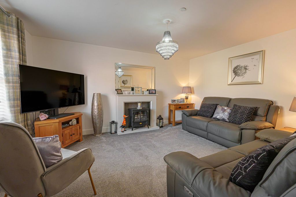 Property photo 3 of 41