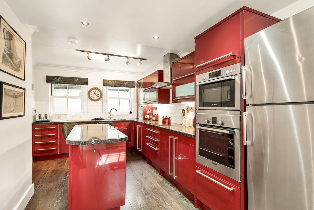 Property photo 2 of 20