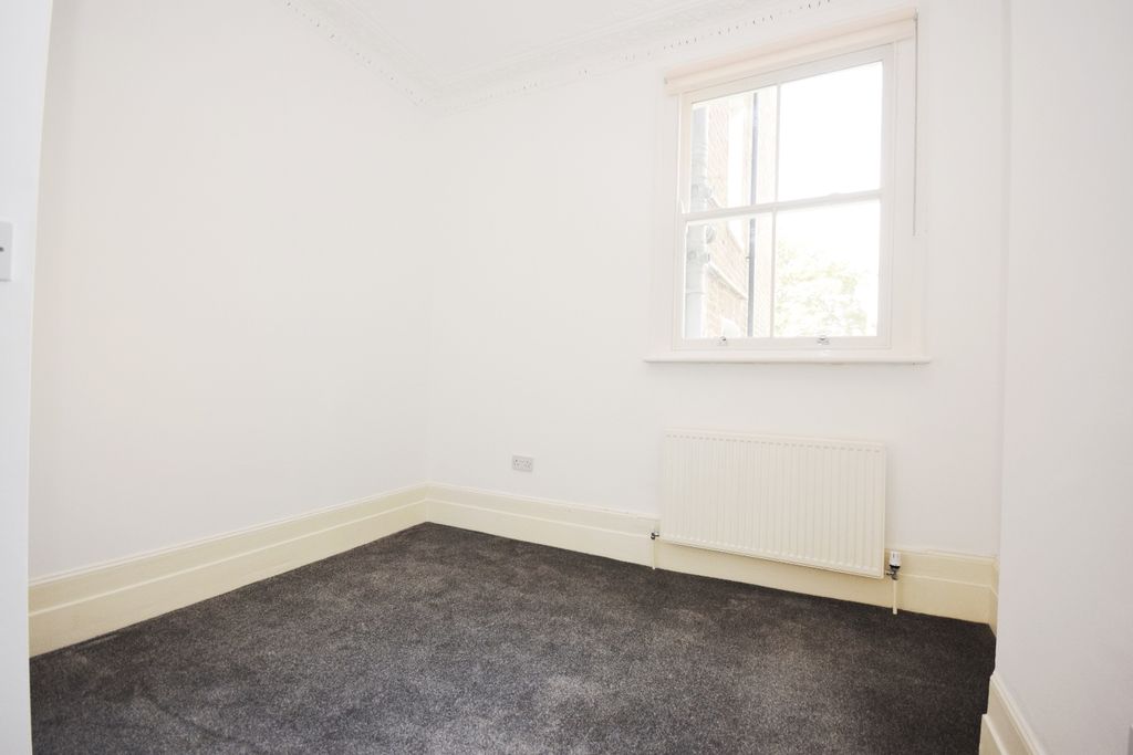 Property photo 3 of 5 Bedroom