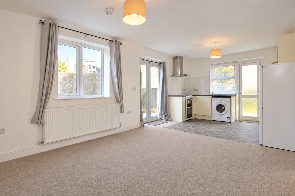 Property photo 2 of 8 Open Plan