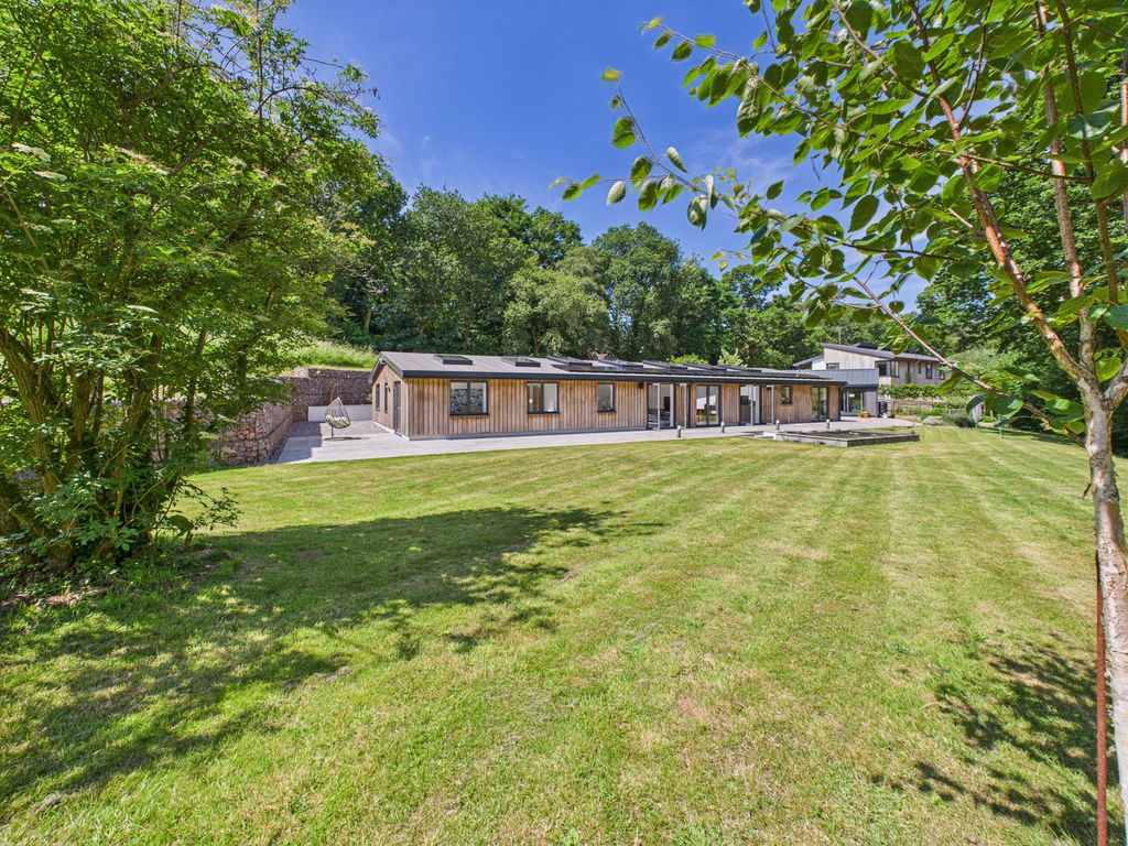 Property photo 3 of 47