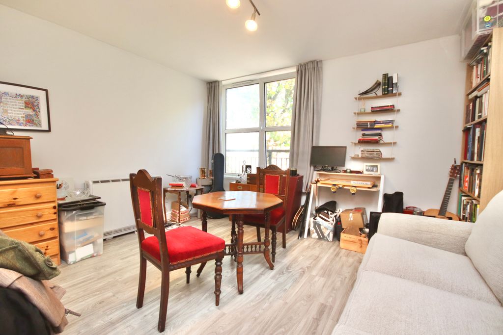 Property photo 2 of 8