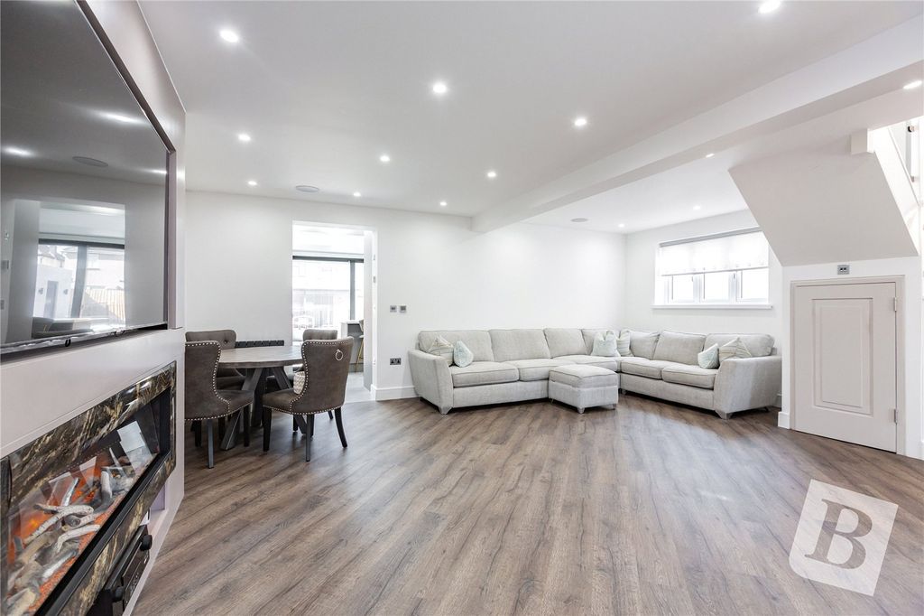 Property photo 2 of 15 Lounge/Diner