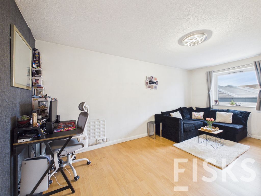 Property photo 3 of 8