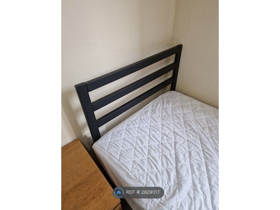 Property photo 3 of 13 Room A1