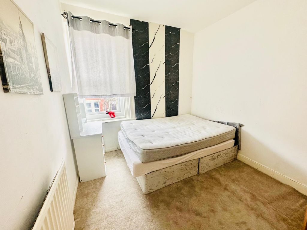 Property photo 2 of 5 Gallery