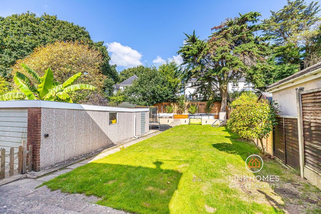 Property photo 3 of 36