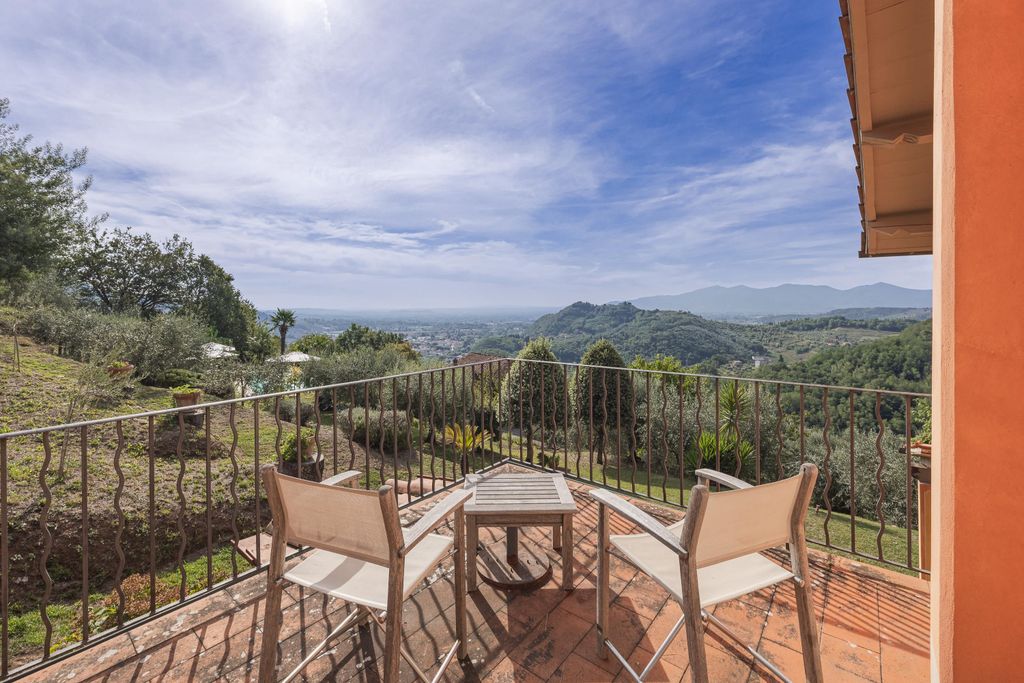 Property photo 3 of 28 Image