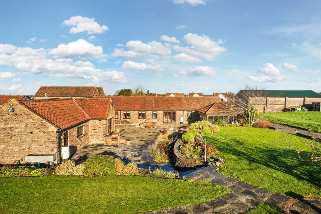 Property photo 1 of 19 Exterior