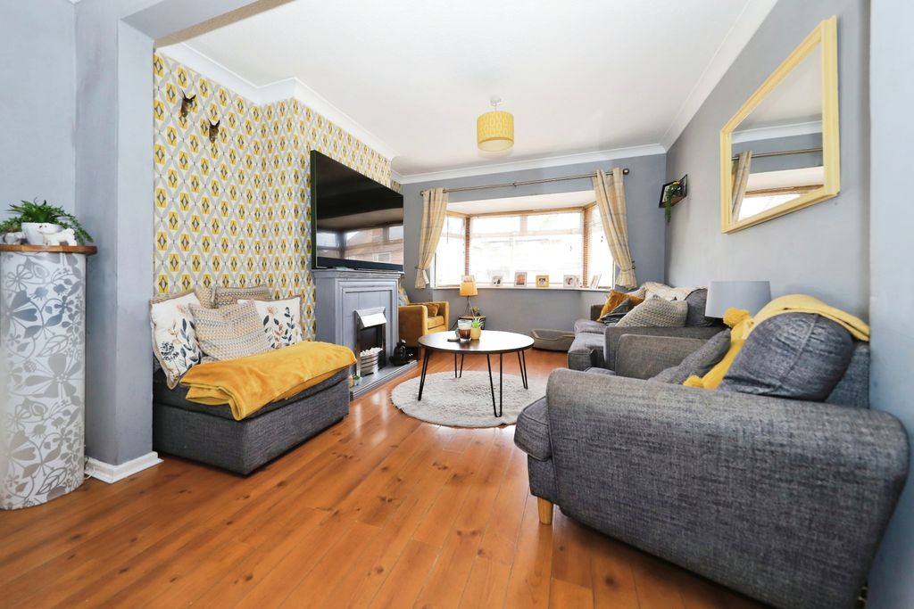 Property photo 3 of 17 Photography