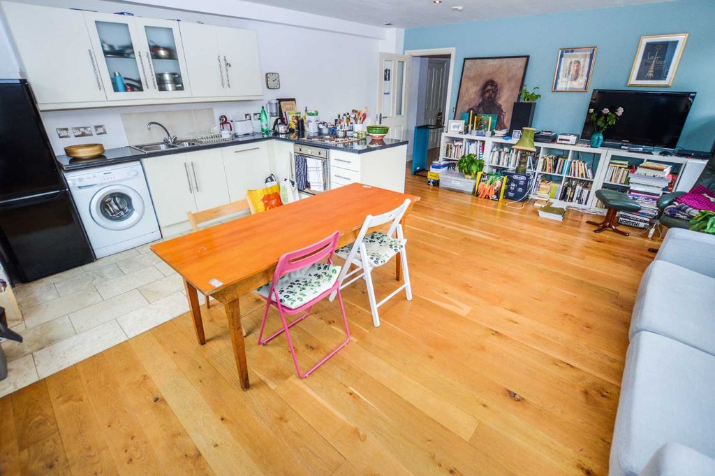 Property photo 3 of 12 Picture No. 04