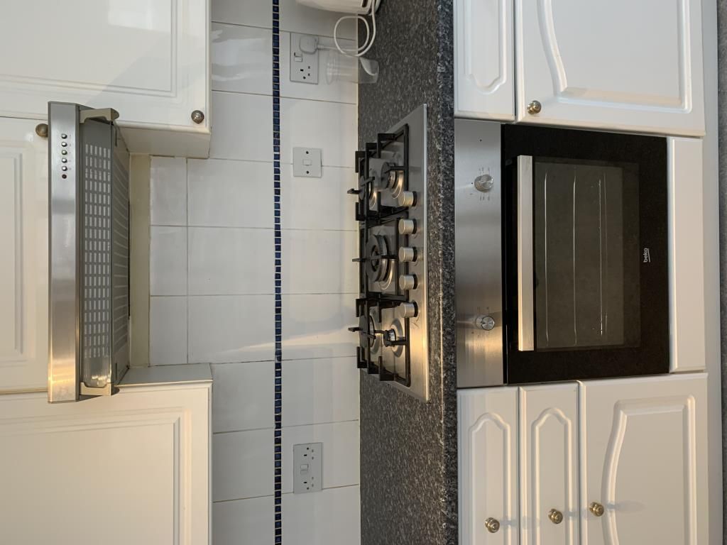 Property photo 3 of 10 Kitchen