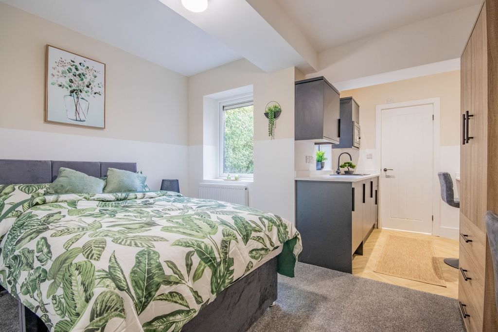 Property photo 1 of 12 E-2