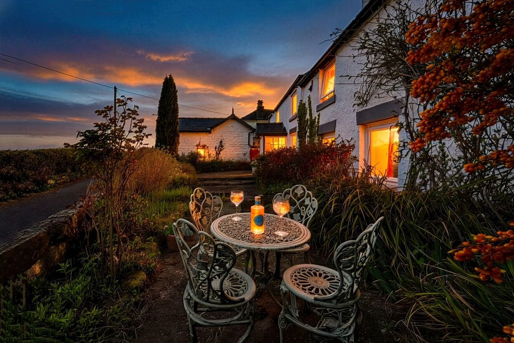 Property photo 1 of 35