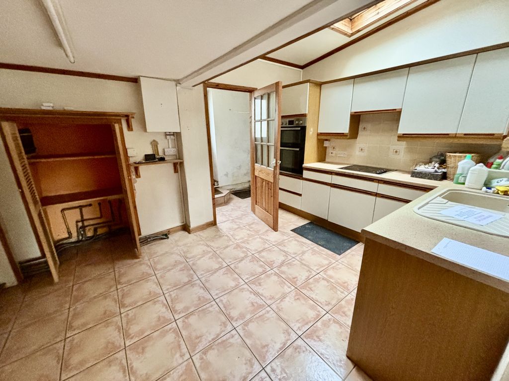 Property photo 3 of 11 Gallery