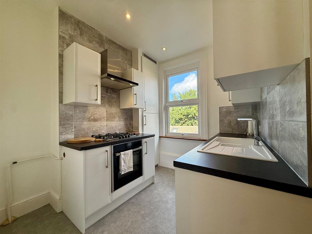 Property photo 2 of 9 Kitchen