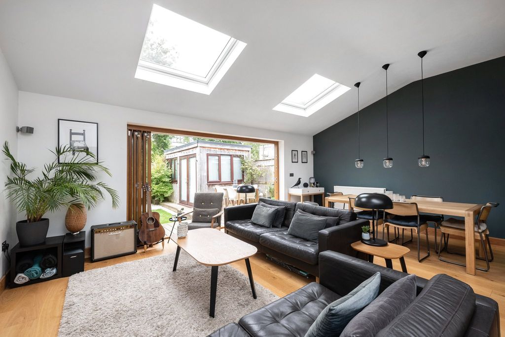 Property photo 3 of 18 Picture No. 10