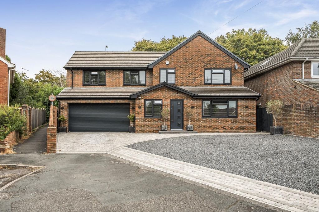 Property photo 1 of 17 1-6A98F004c0B25-1512823 (7)-1.Jpg