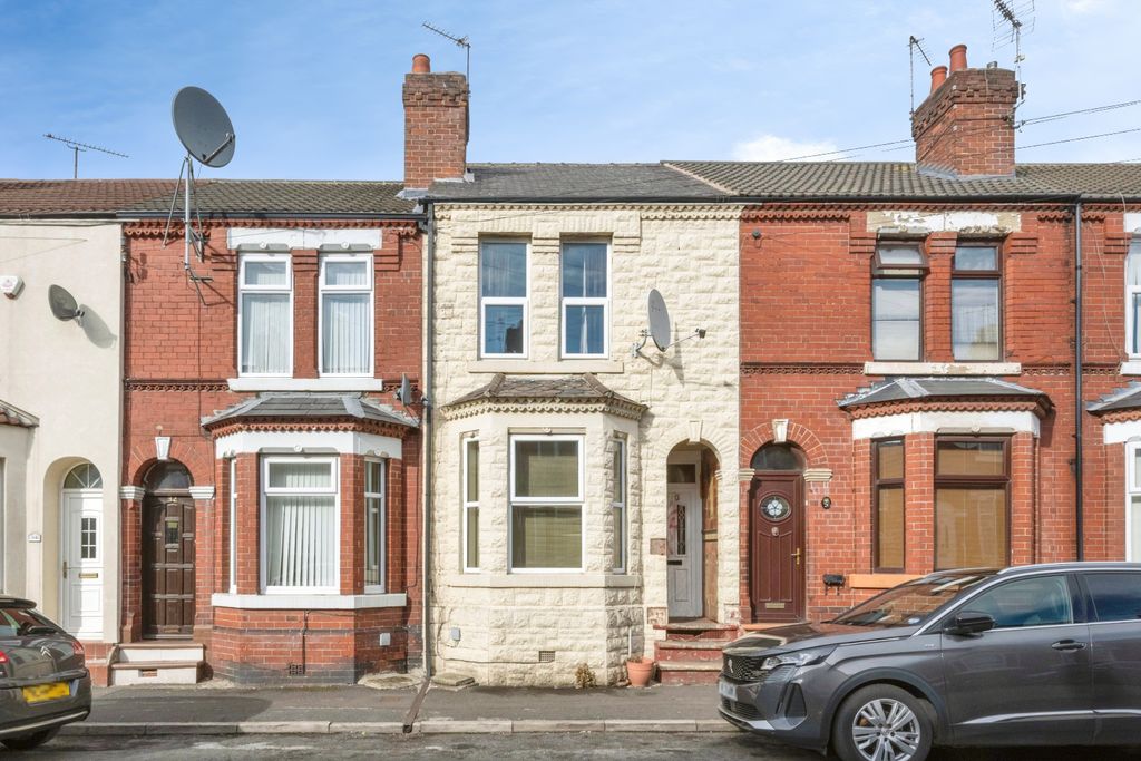 Property photo 1 of 12