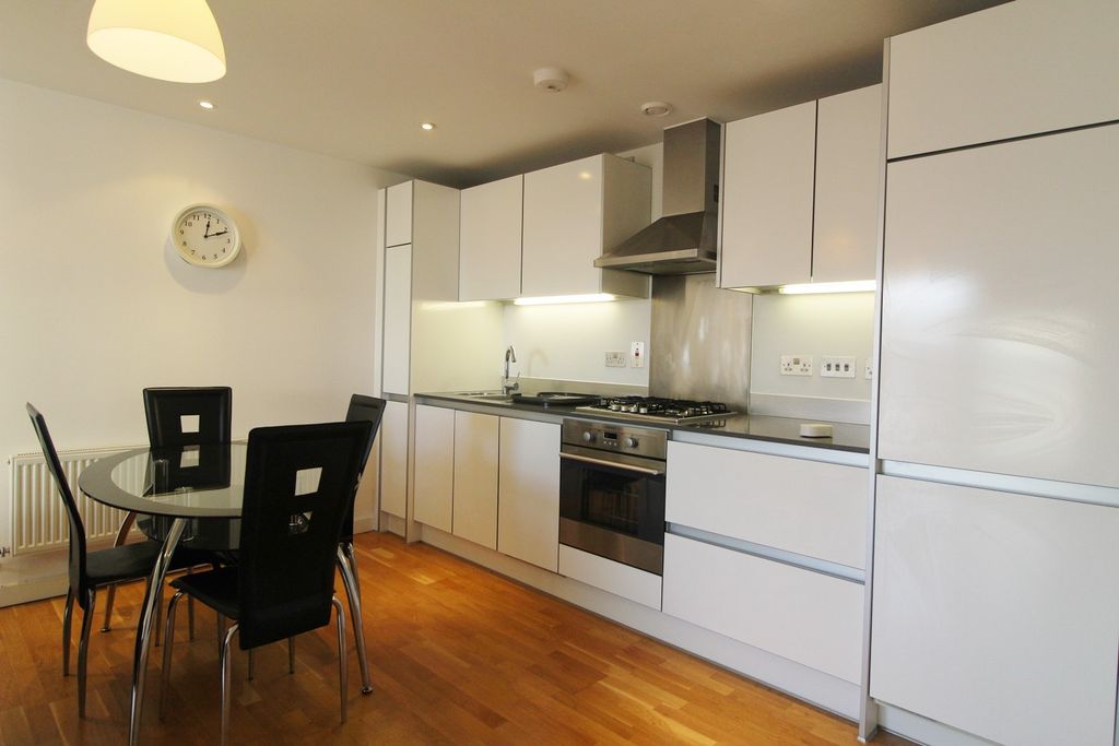 Property photo 3 of 6 Kitchen