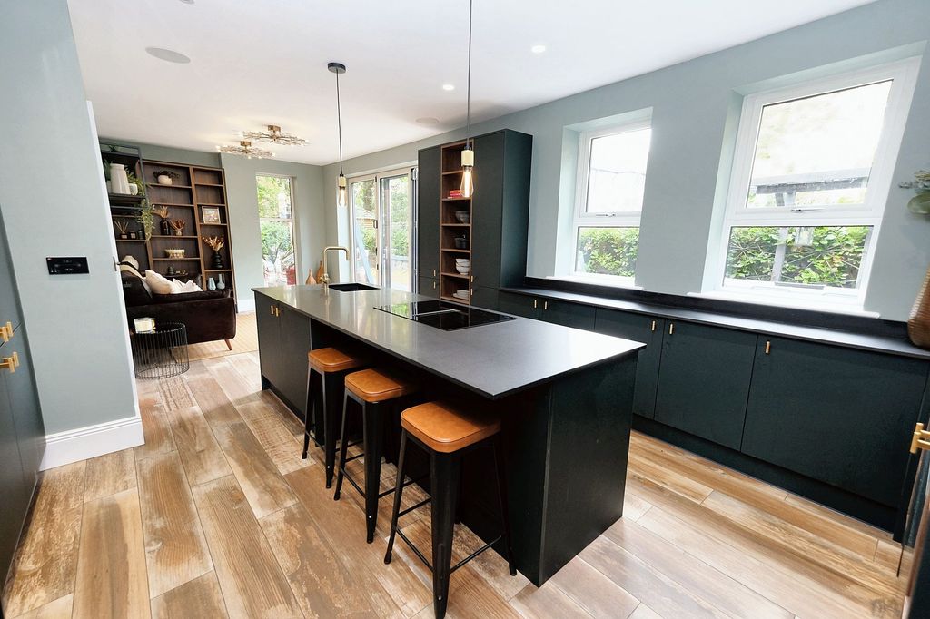 Property photo 2 of 67