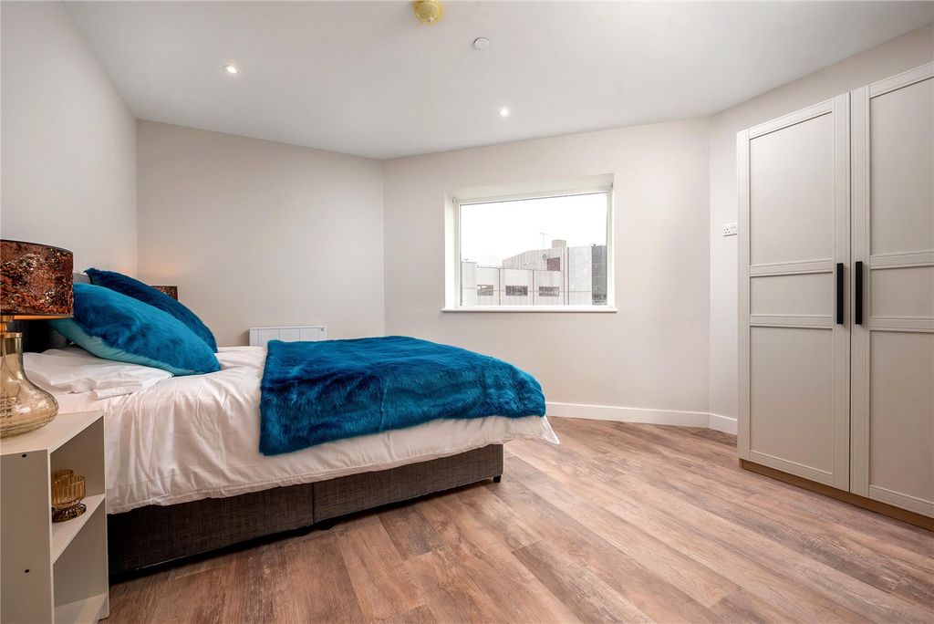 Property photo 2 of 5 Picture No. 10