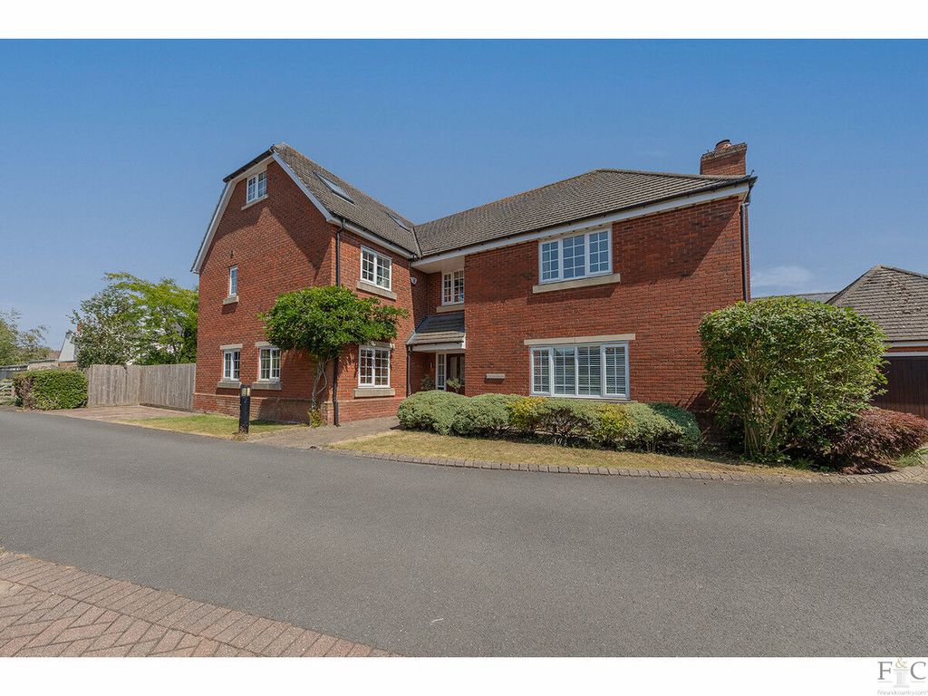 Property photo 1 of 40