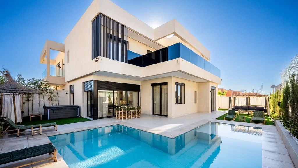 Property photo 1 of 49