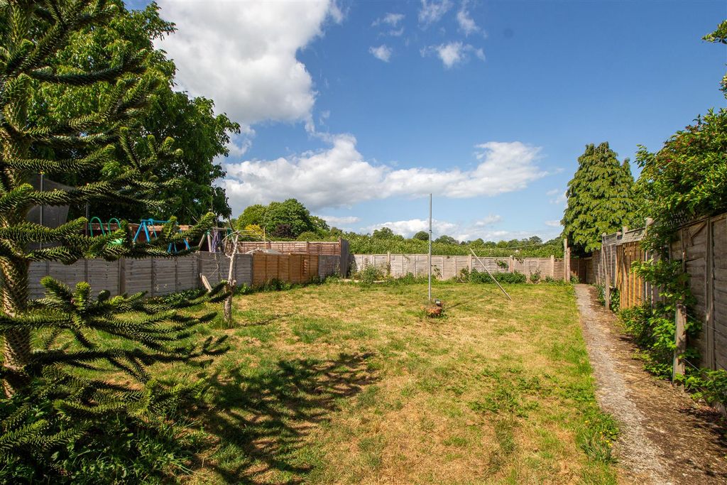 Property photo 3 of 25