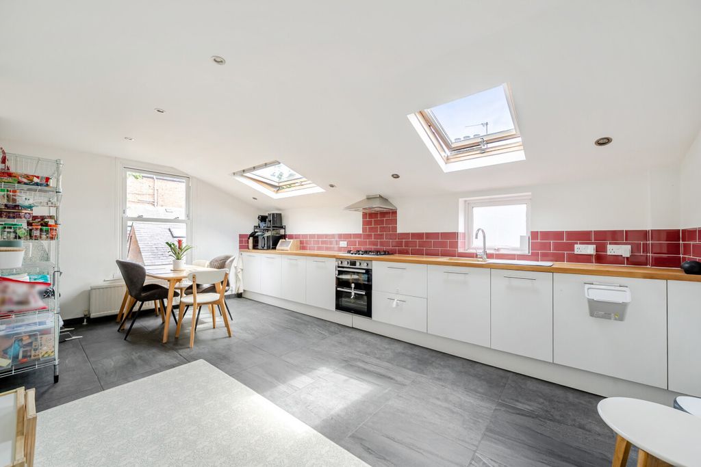 Property photo 1 of 8 1486763-18-6A4520...