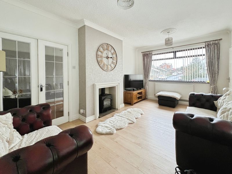 Property photo 2 of 18 Lounge