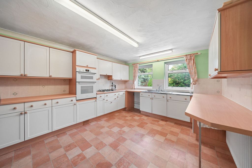 Property photo 3 of 22