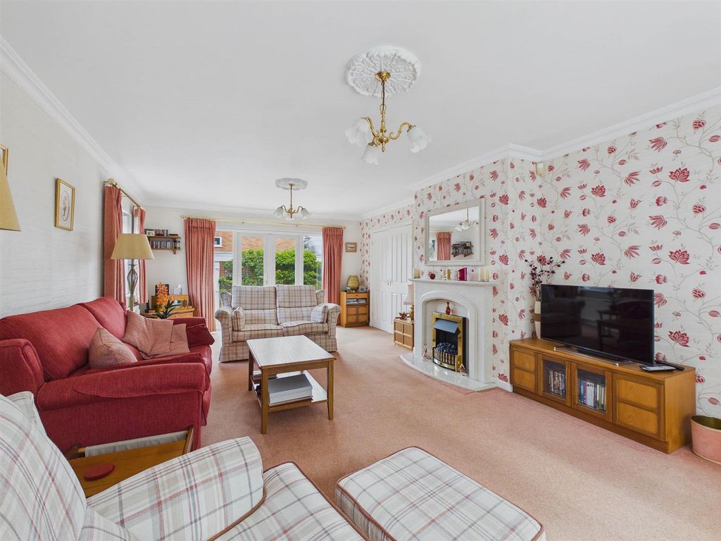 Property photo 3 of 28 Cam03972G0-Pr0312-Still001.Jpg