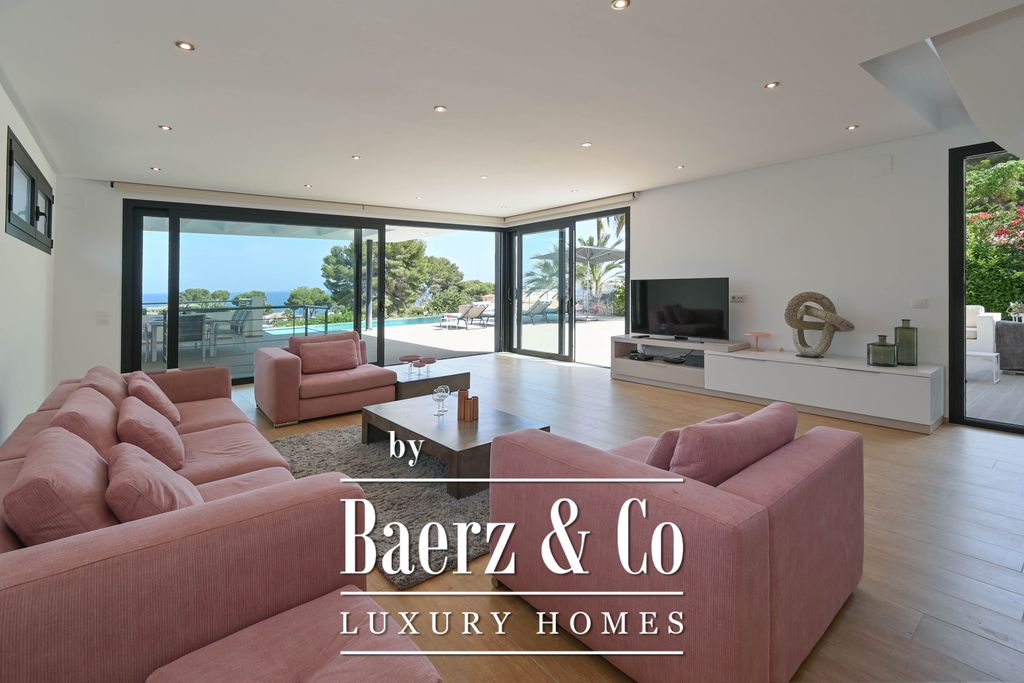 Property photo 2 of 48