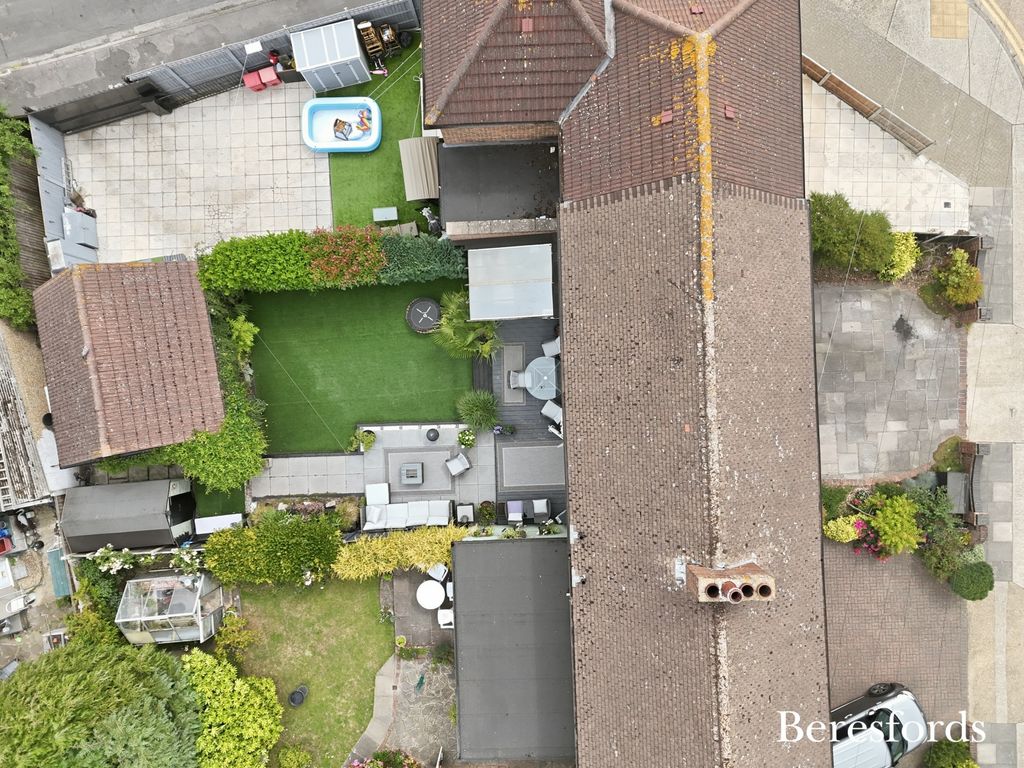 Property photo 3 of 23 Picture No. 04