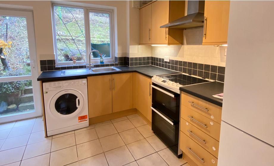 Property photo 3 of 19 Kitchen