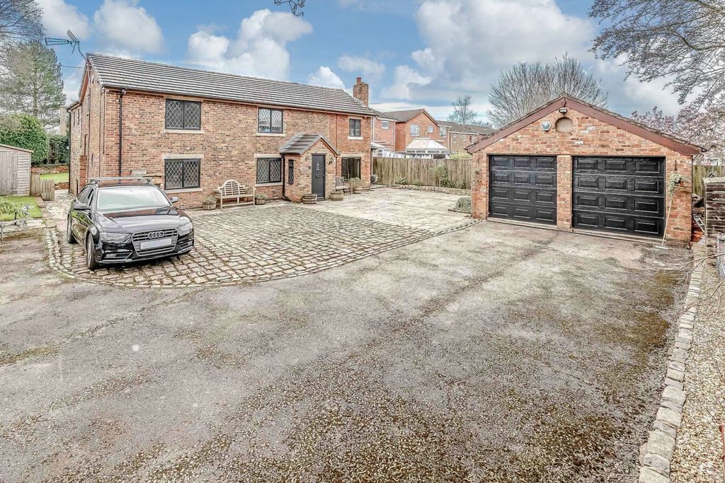 Property photo 1 of 50