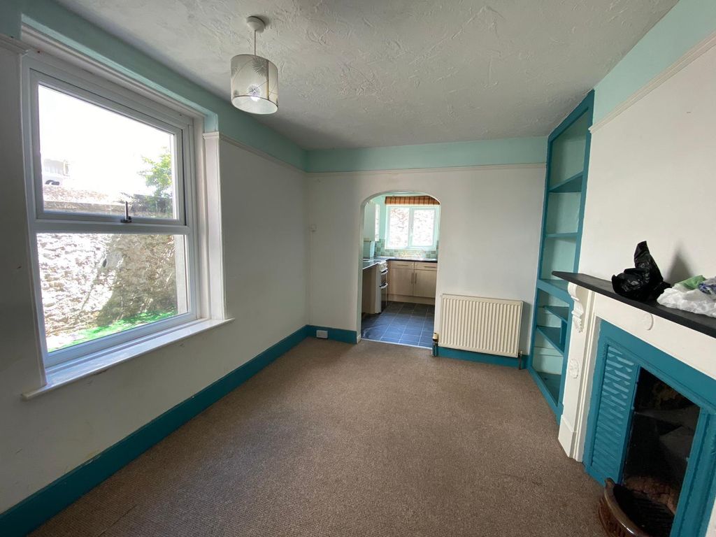 Property photo 3 of 11 Image
