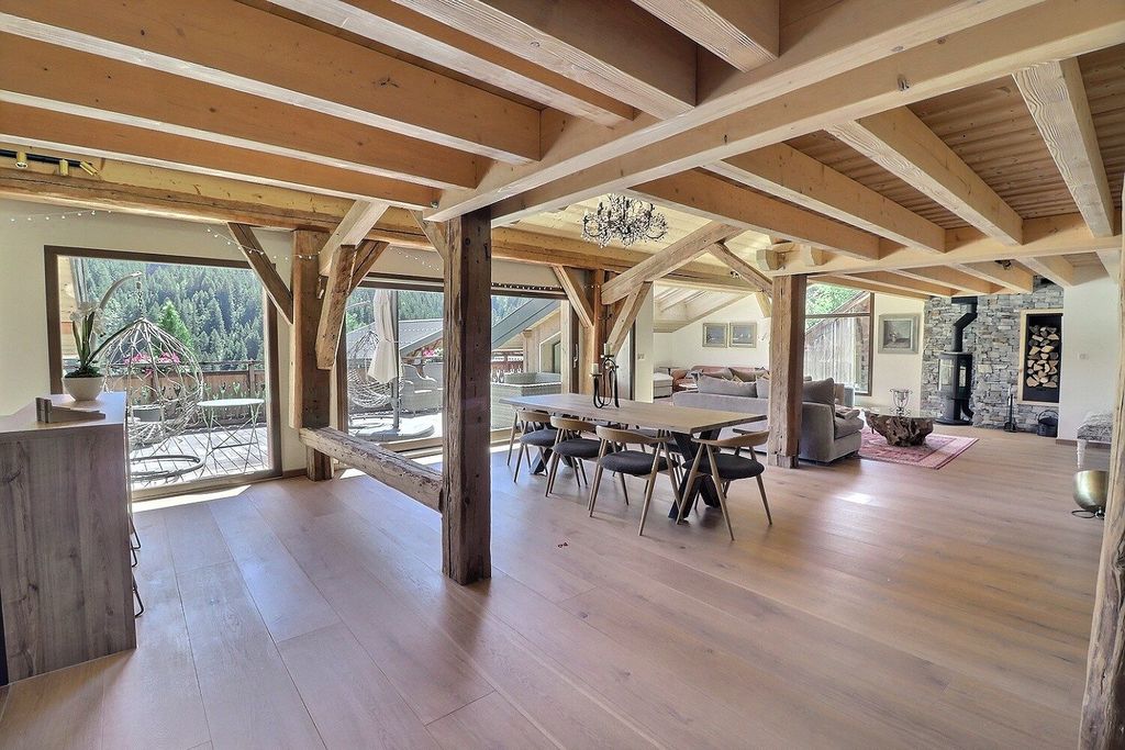 Property photo 2 of 42