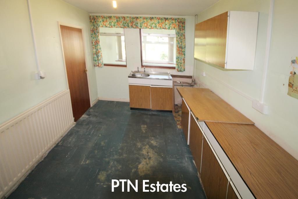 Property photo 2 of 18 Kitchen 2.Jpg