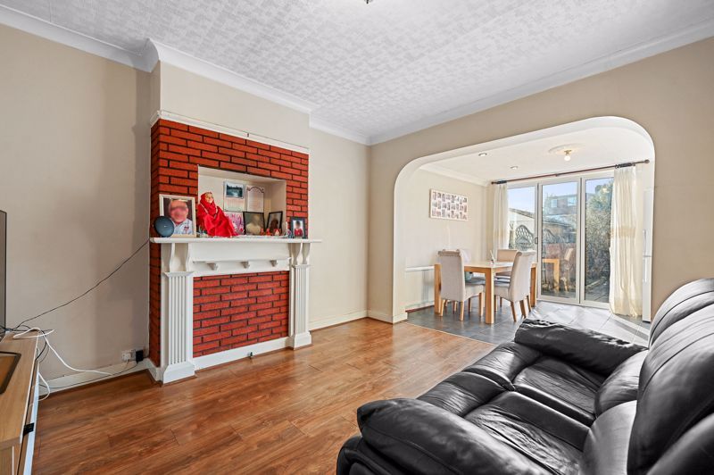 Property photo 3 of 11 Photo 1