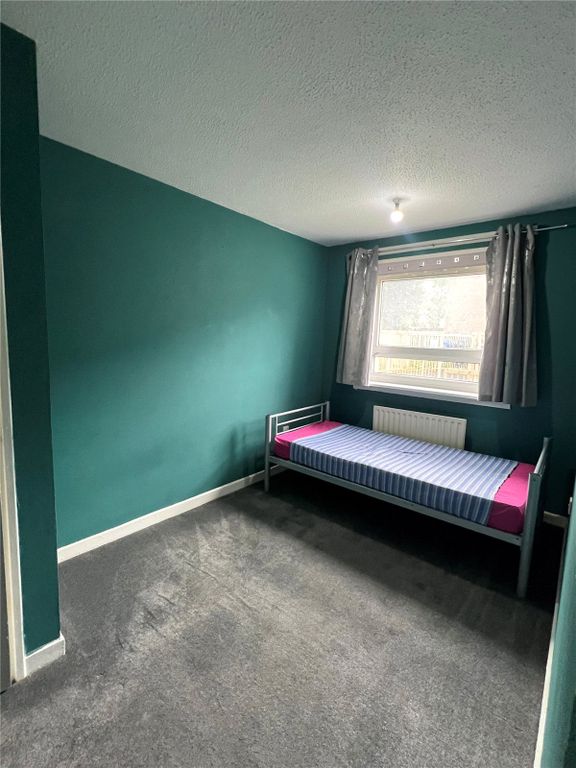 Property photo 2 of 15 Bedroom