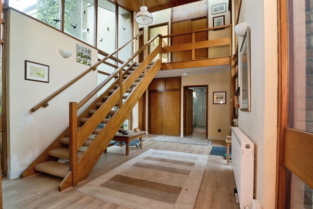 Property photo 3 of 24