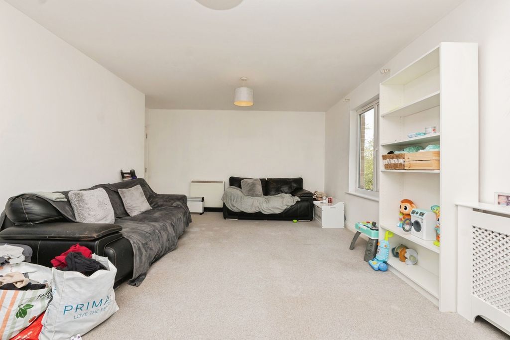 Property photo 3 of 20 Pbox-Img.Jpg