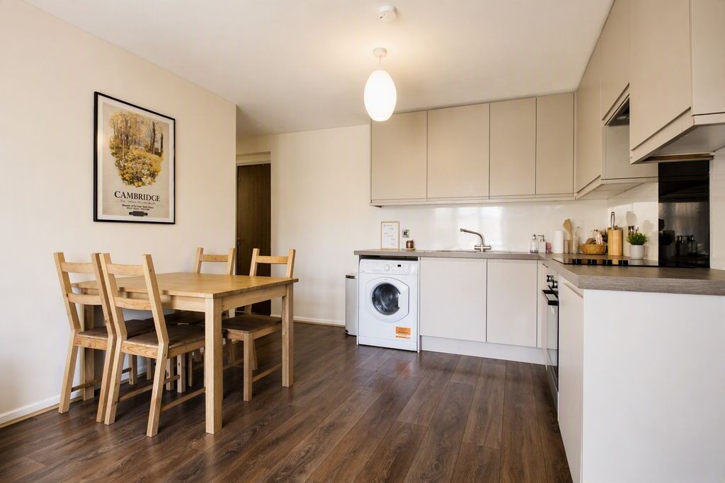 Property photo 2 of 7 Kitchen