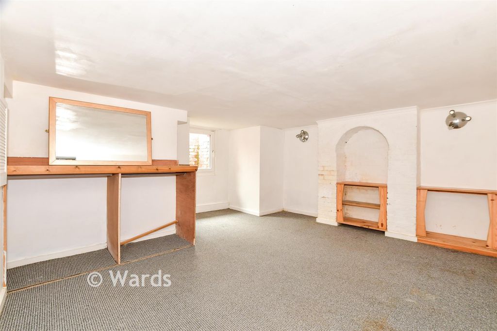 Property photo 3 of 8 Basement Room